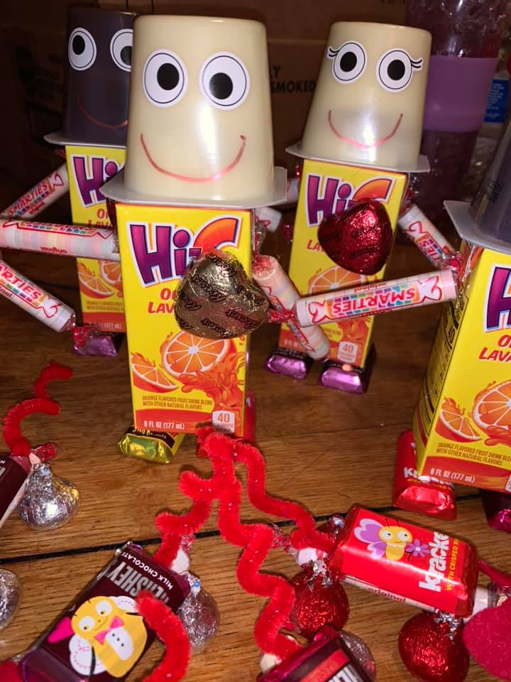 Crafty Corner - Valentine's Day School Party Crafys