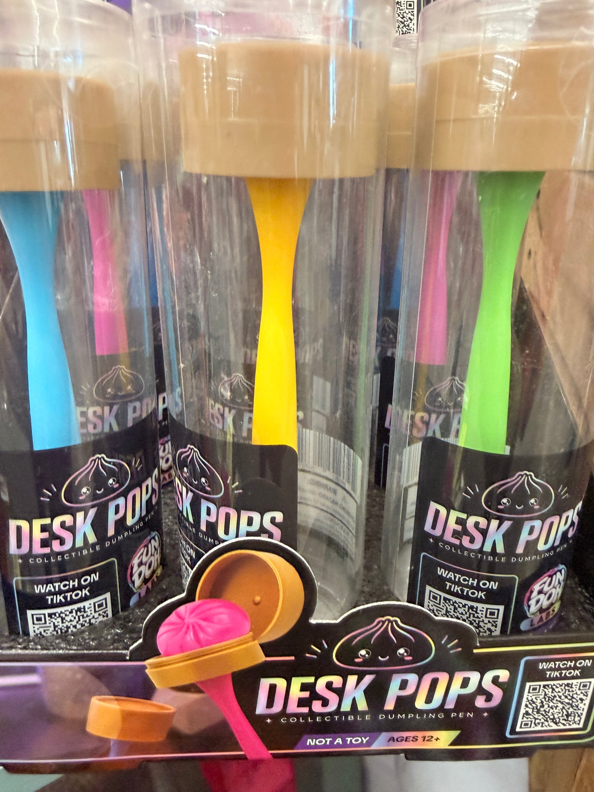 dumpling Desk pop pen