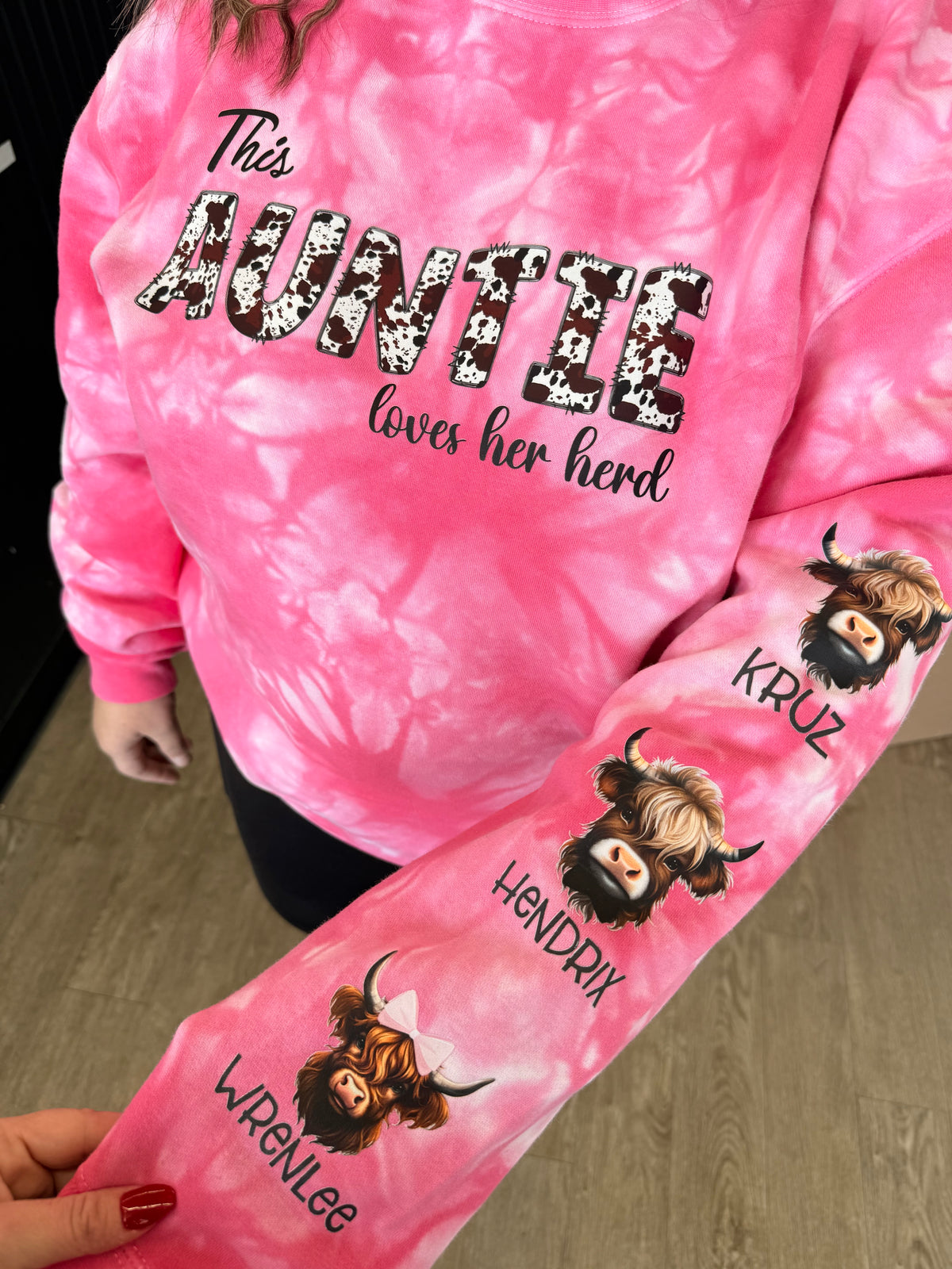 This Auntie ( or custom) love her HERD Highland cow tee or sweatshirt