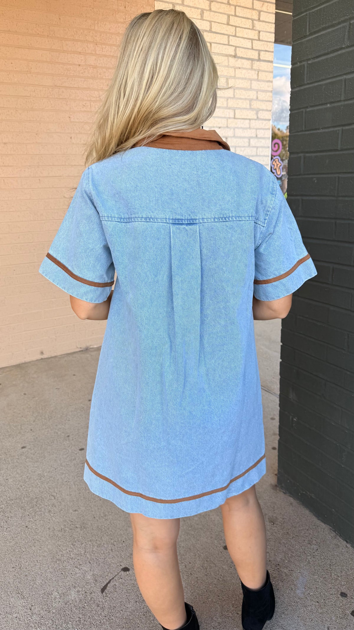 Chic Lexi denim dress with brown detail