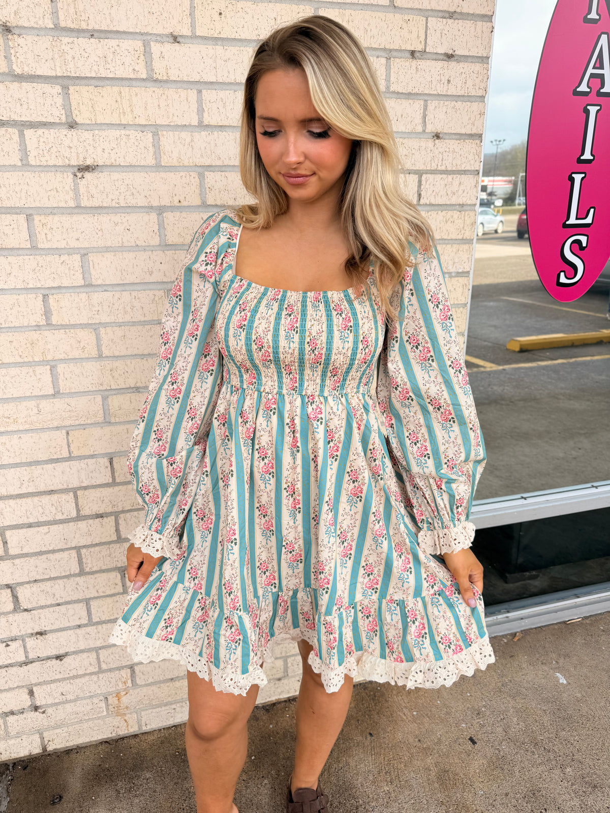 Neelie floral spring long sleeve dress