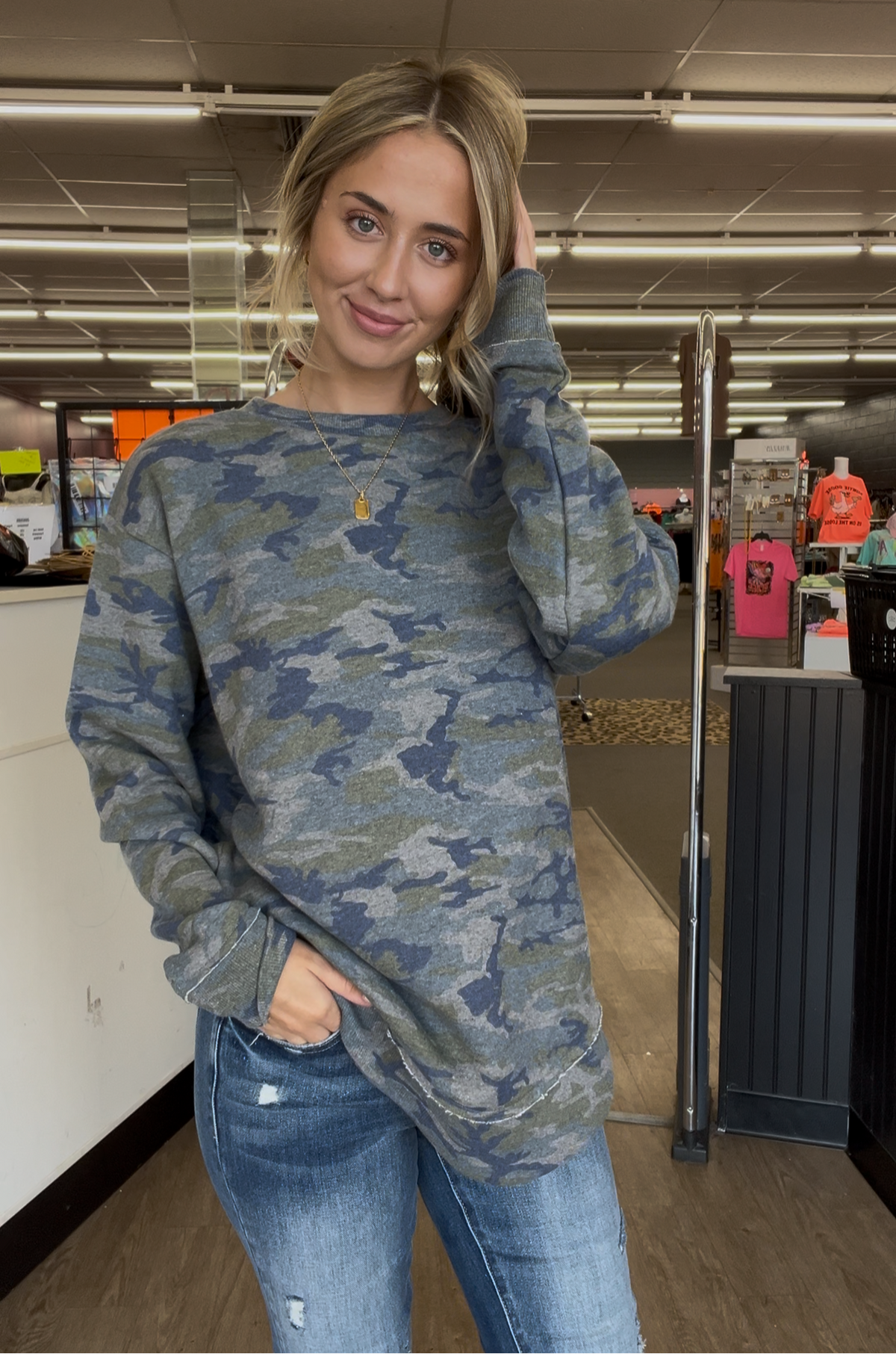 Round bottom camo sweatshirt