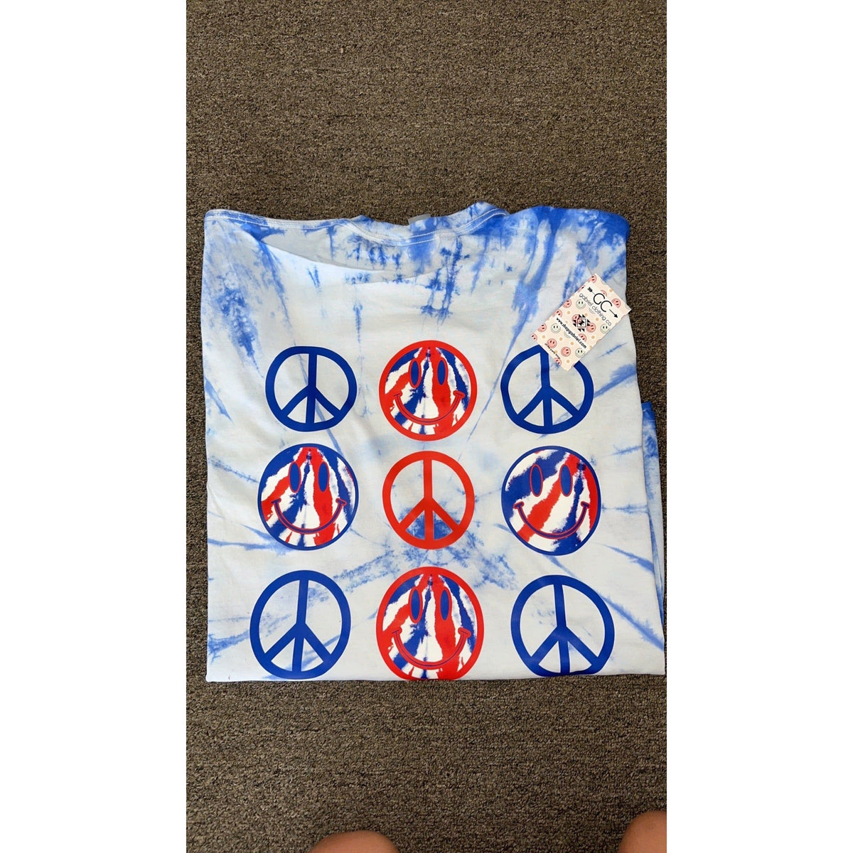 Smiley Tie dye Peace USA Tee