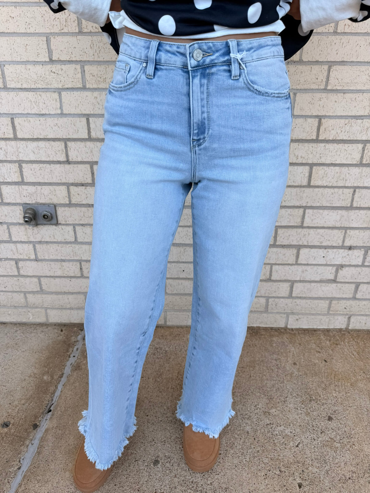 LA HIGH RISE WIDE LEG W/ DESTROYED HEM JEAN